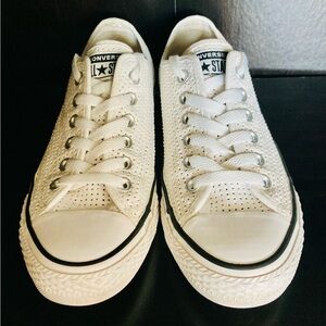 Converse Chuck Taylor All Star Low Top Perforated Womens Size 7 White Sneaker